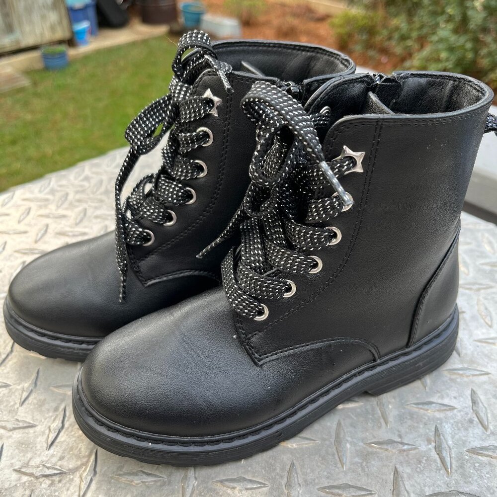 SO black combat boots